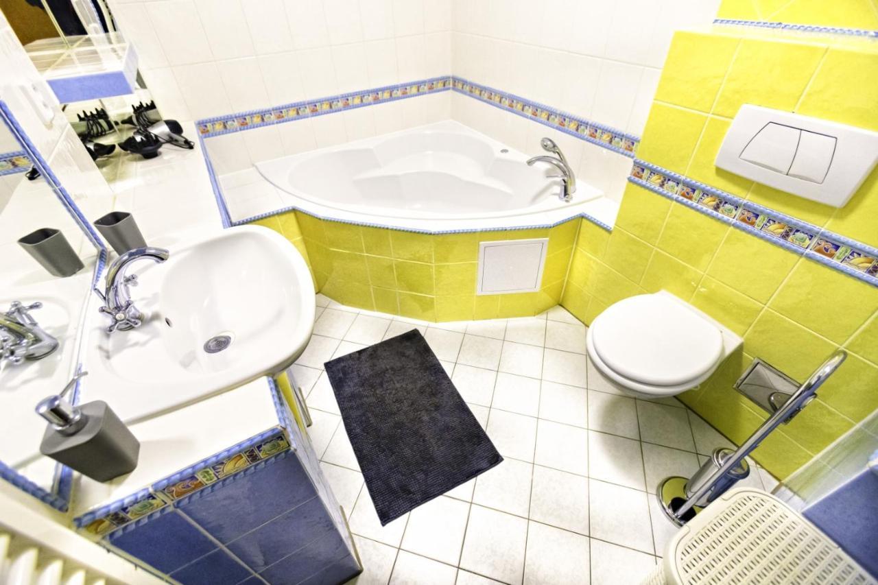 Apartman Hugo Velky Slavkov Luaran gambar